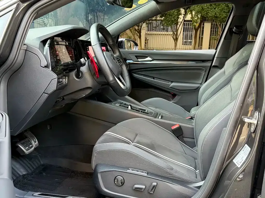 Volkswagen Golf 2021 из CN, фото 8