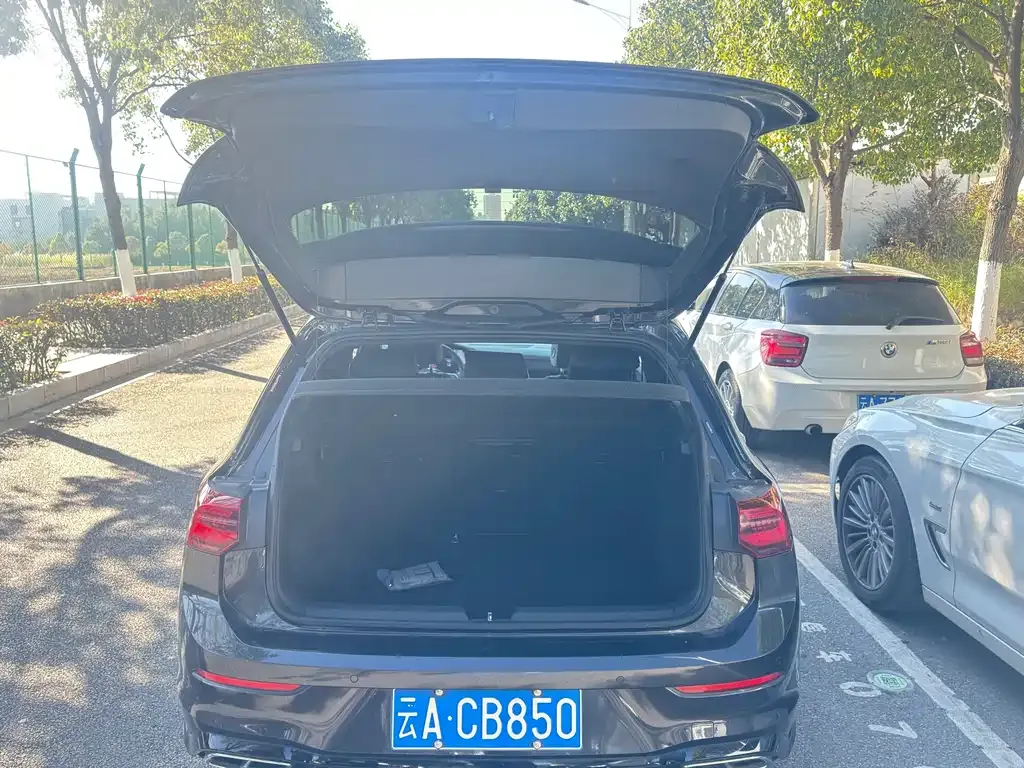 Volkswagen Golf 2024 из CN, фото 10