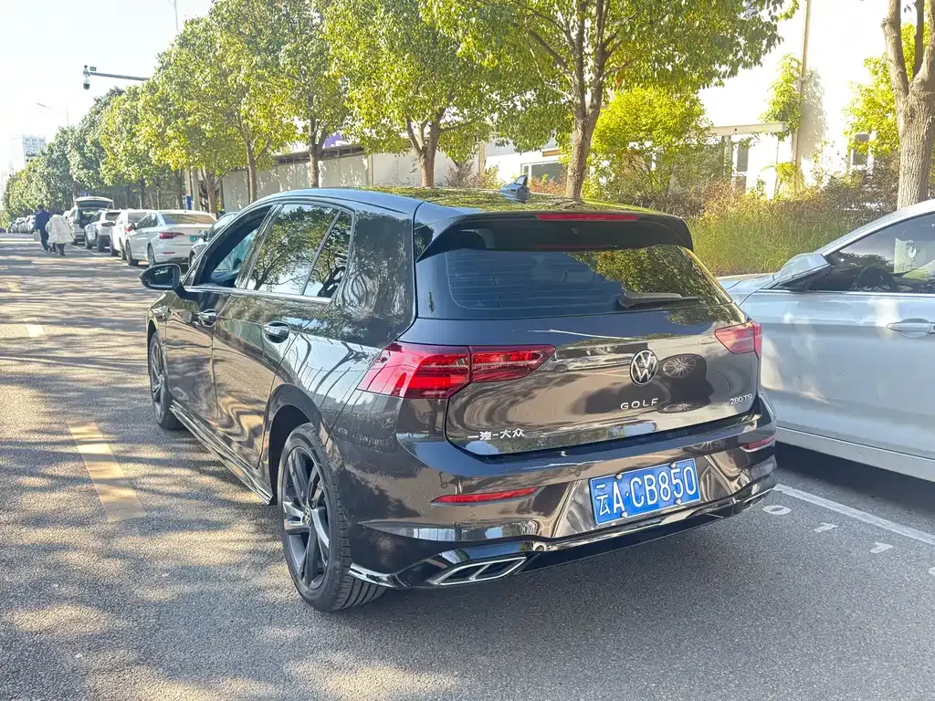 Volkswagen Golf 2024 из CN, фото 7