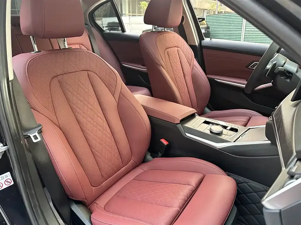 BMW 3 Series 2024 из CN, фото 10