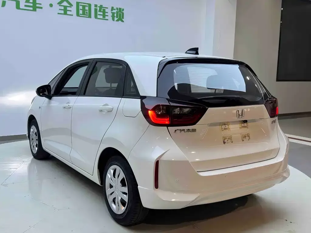 Honda Fit — фото 4