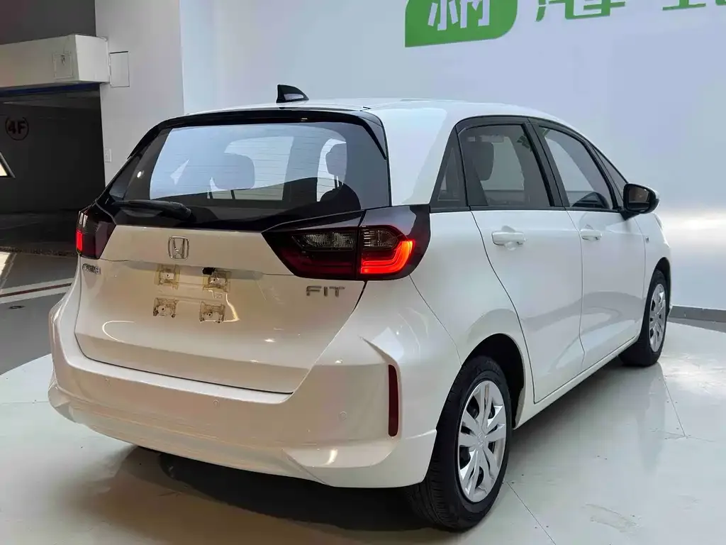 Honda Fit — фото 6