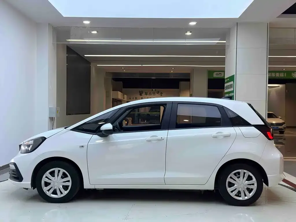 Honda Fit — фото 7