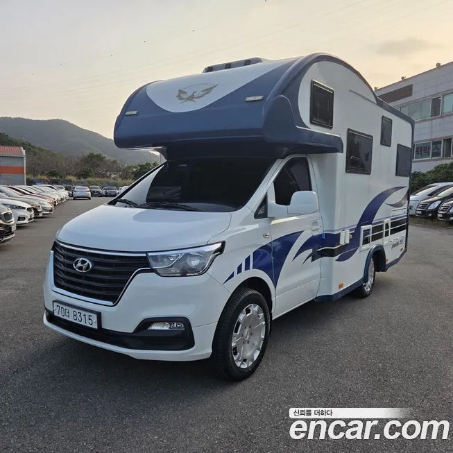 Hyundai Starex