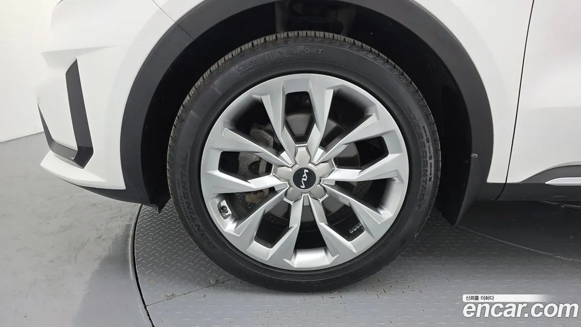 Kia Sorento — фото 5