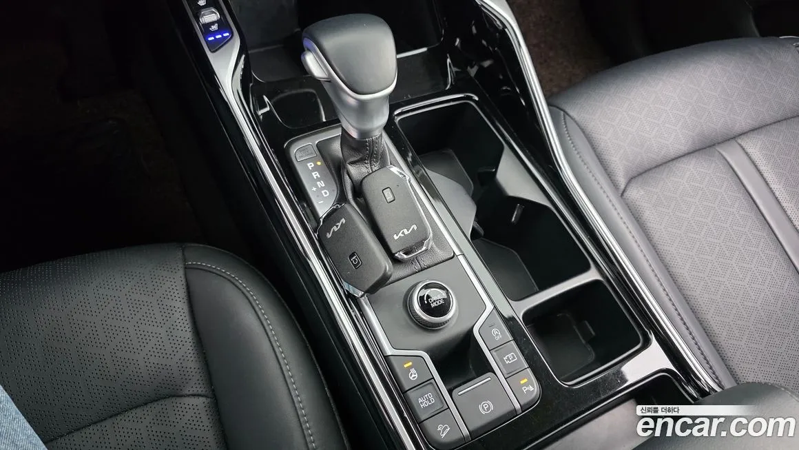 Kia Sorento — фото 9