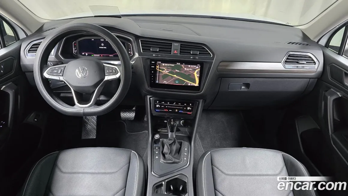 Volkswagen Tiguan — фото 7
