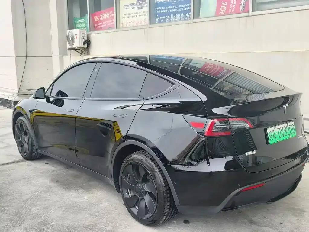 Tesla Model Y — фото 4