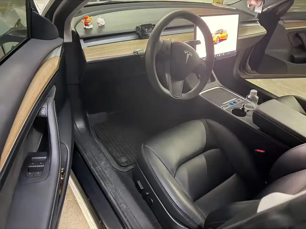 Tesla Model 3 — фото 6