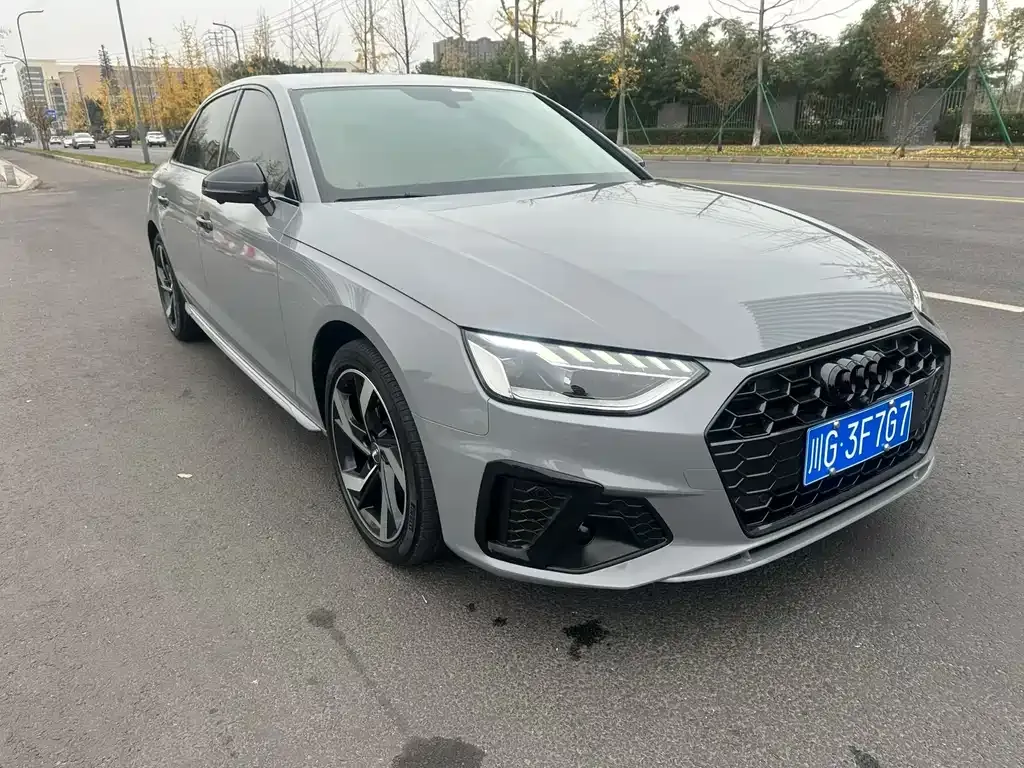 Audi A4L 2022 из CN, фото 2