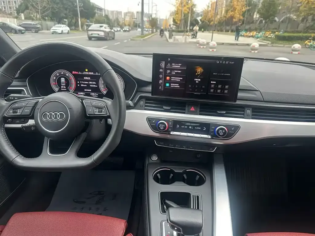 Audi A4L 2022 из CN, фото 5