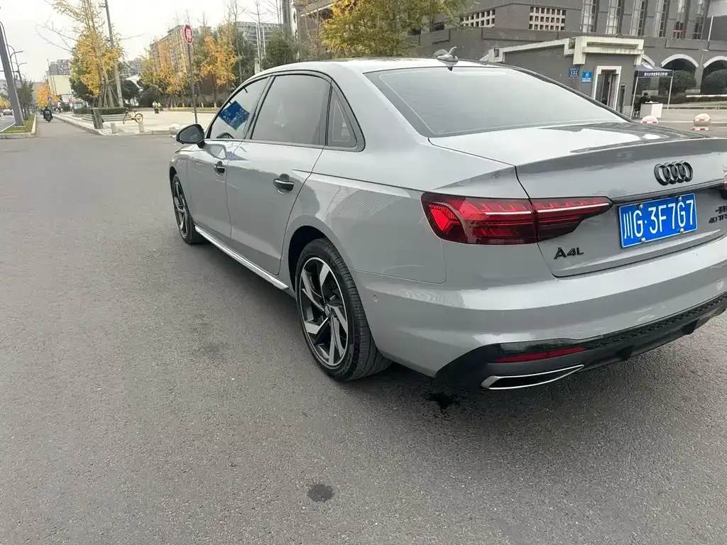 Audi A4L 2022 из CN, фото 9