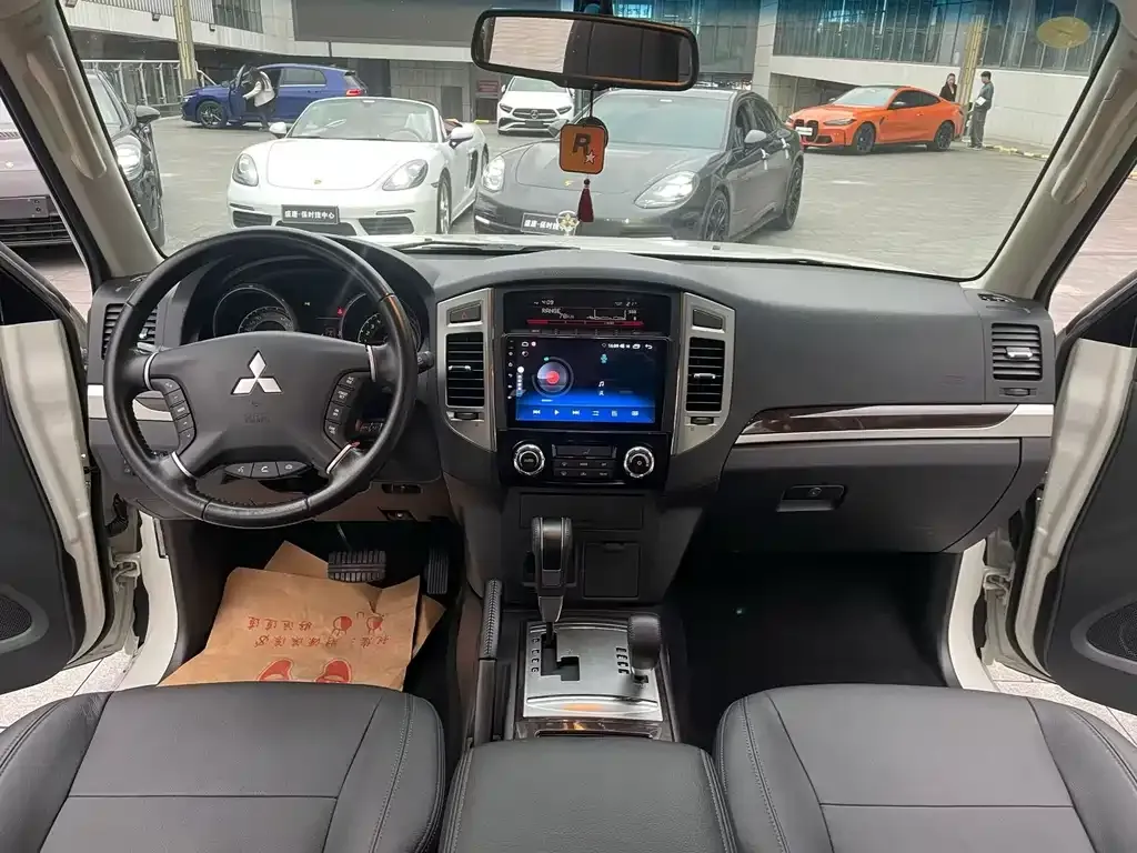 Mitsubishi Pajero (Import) 2023 из CN, фото 5