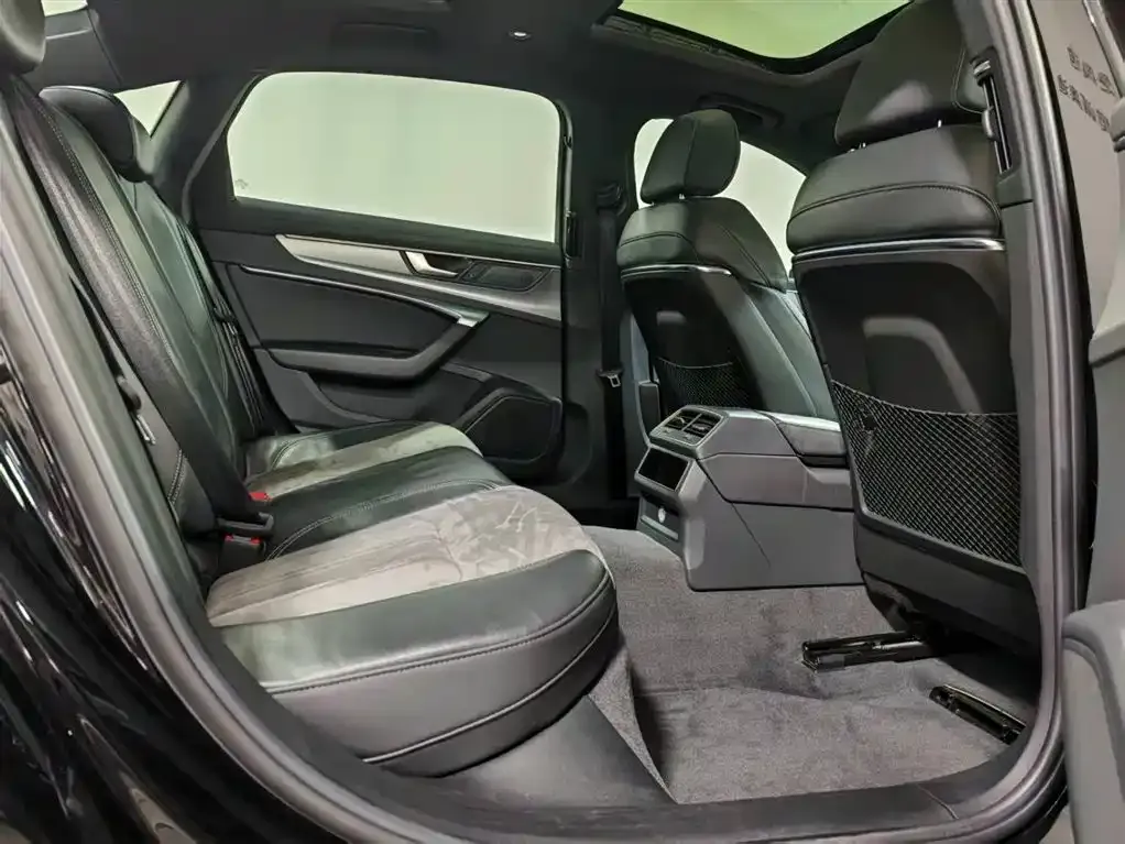 Audi A6L 2022 из CN, фото 6