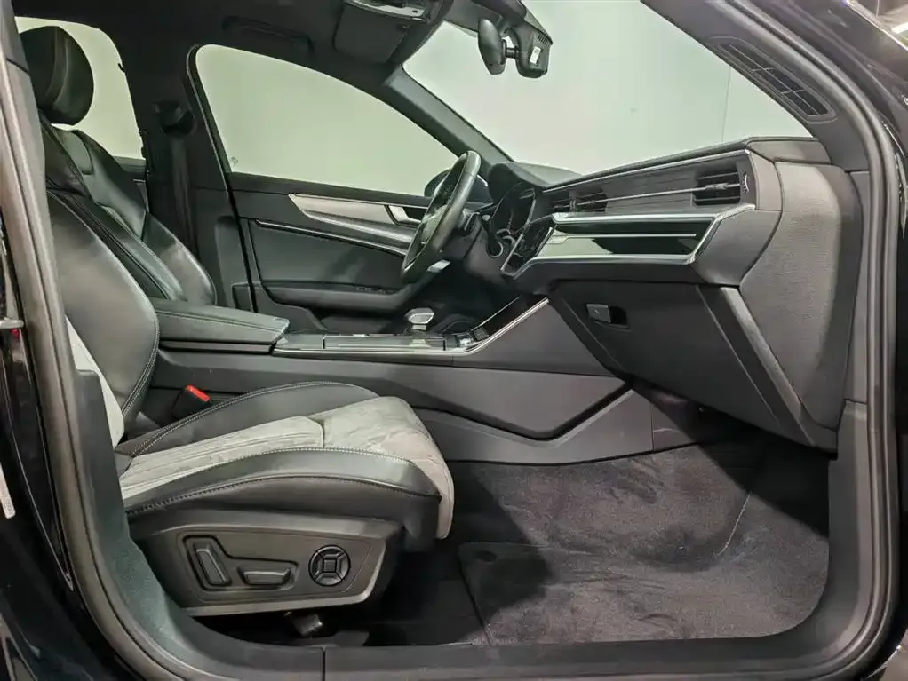 Audi A6L 2022 из CN, фото 7