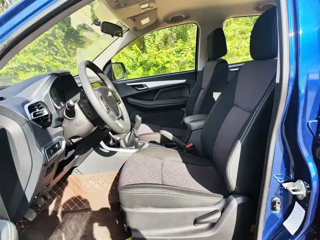 Isuzu RE-MAX 2023 из CN, фото 8