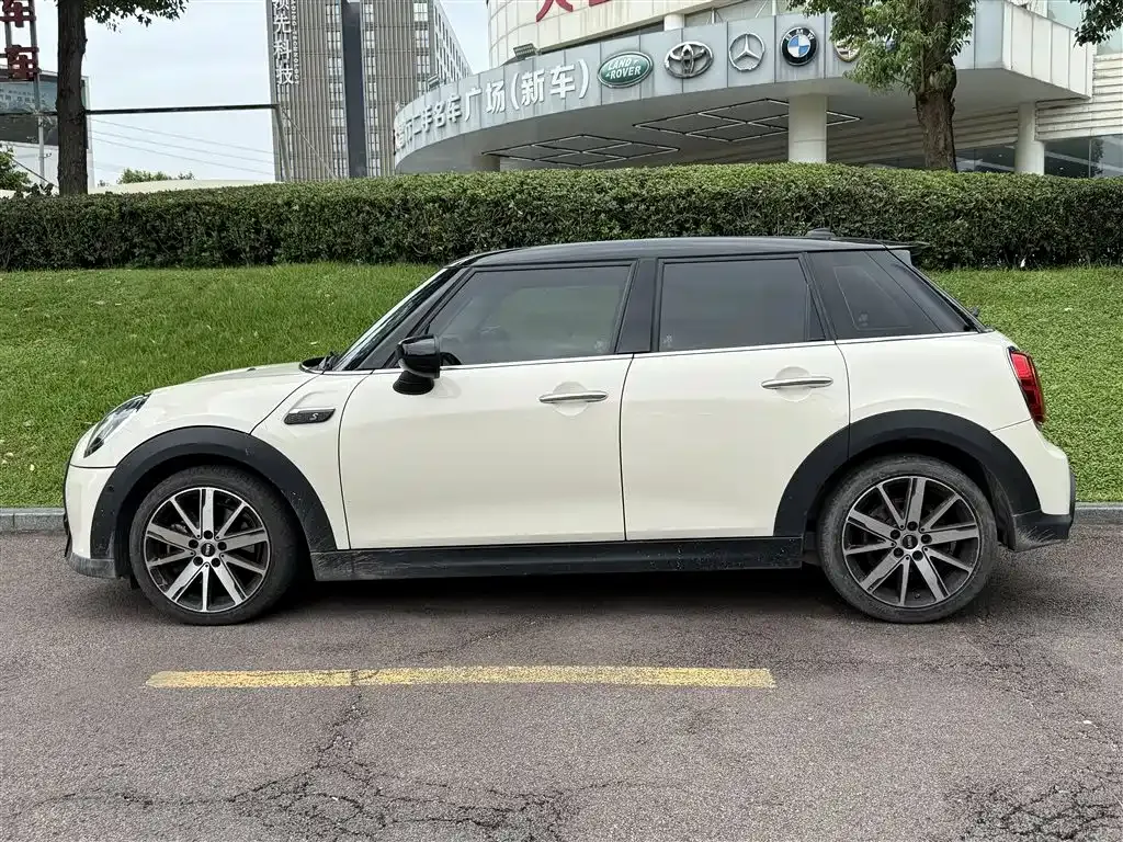 MINI Cooper (3-door) 2021 из CN, фото 3