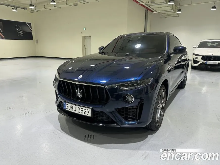 Maserati Levante — фото 1