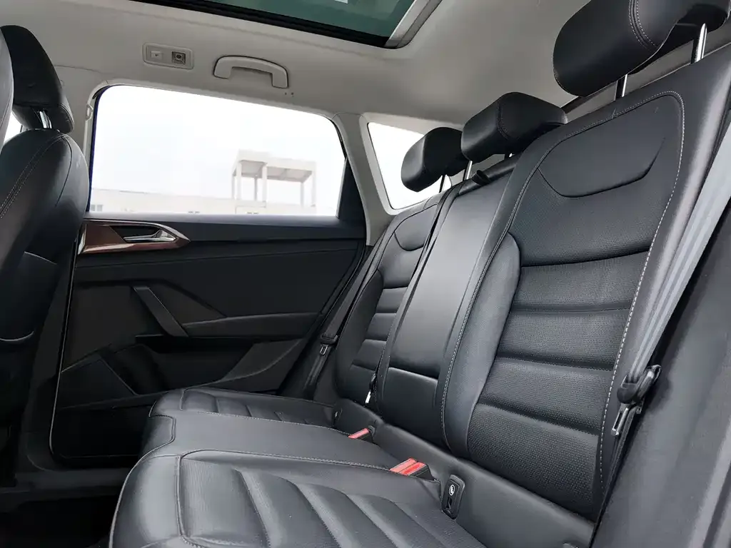 Volkswagen Tharu 2021 из CN, фото 8