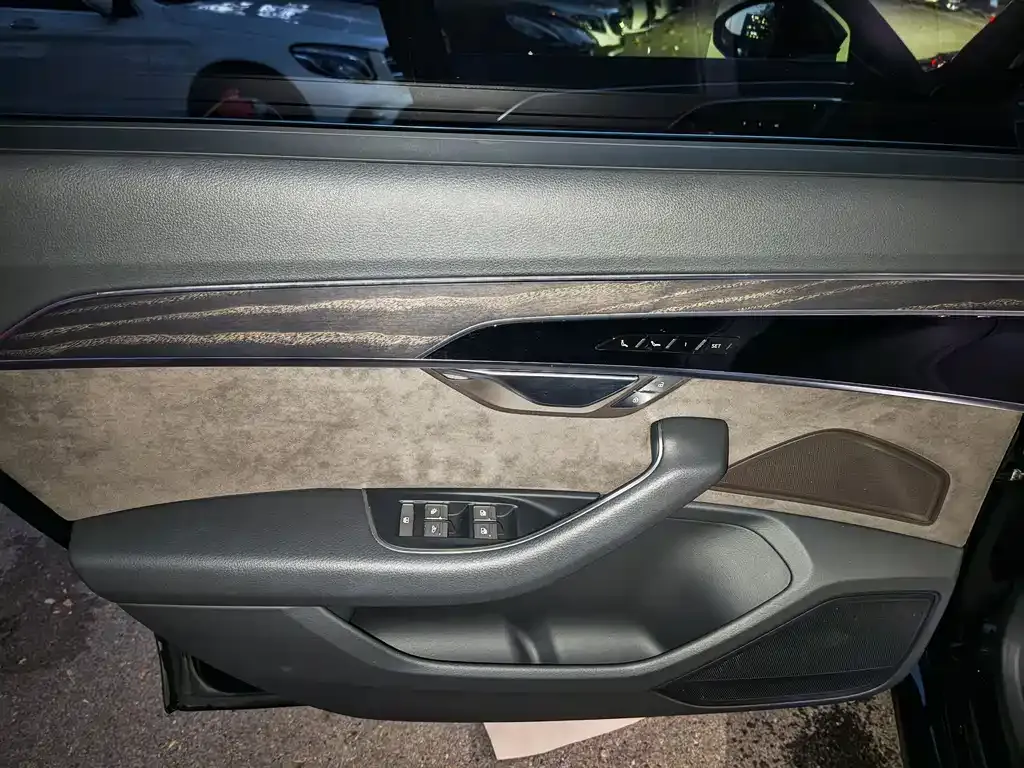 Audi A8 2021 из CN, фото 10