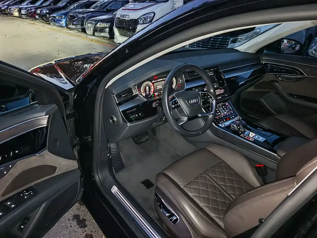 Audi A8 2021 из CN, фото 7