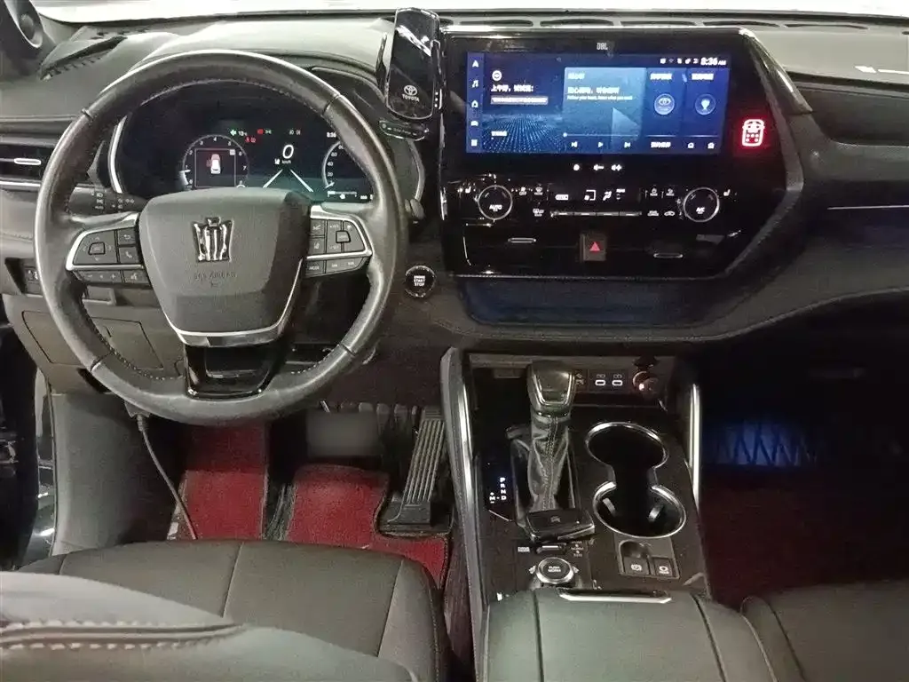 Toyota Crown Kluger 2023 из CN, фото 10