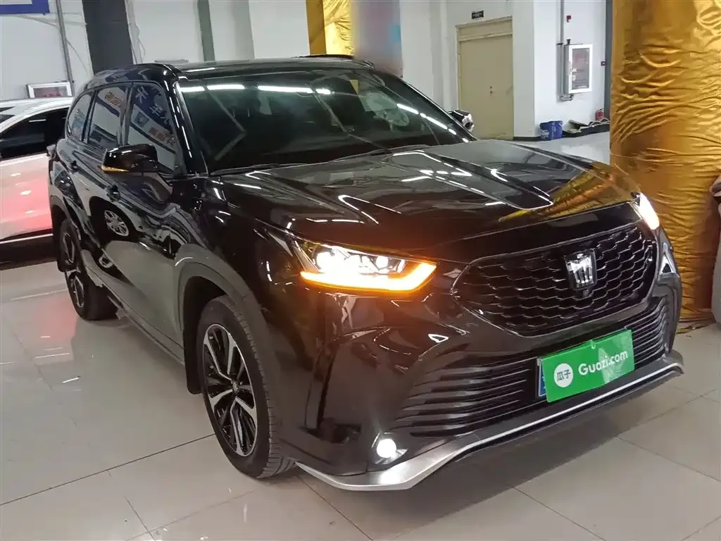 Toyota Crown Kluger 2023 из CN, фото 4