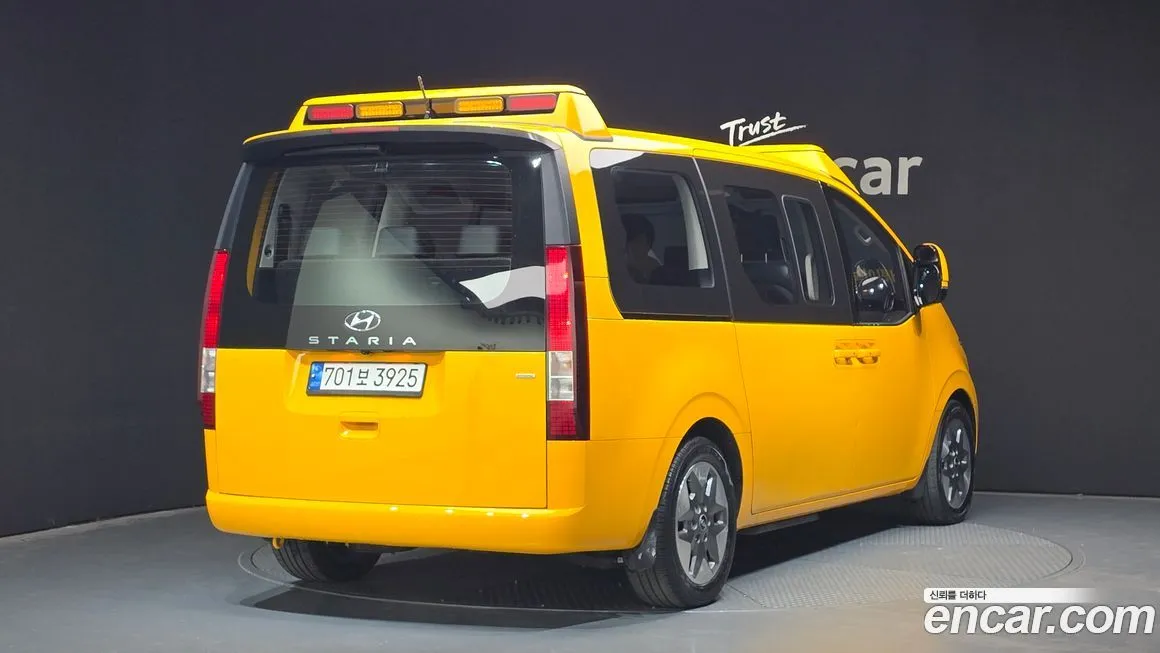 Hyundai Staria 2023 из KR, фото 2