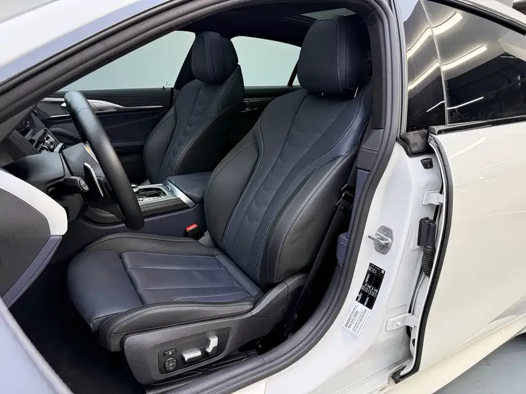 BMW 8 Series 2022 из CN, фото 10