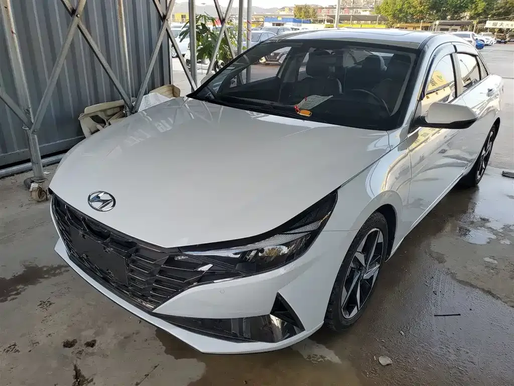 Hyundai Elantra — фото 2