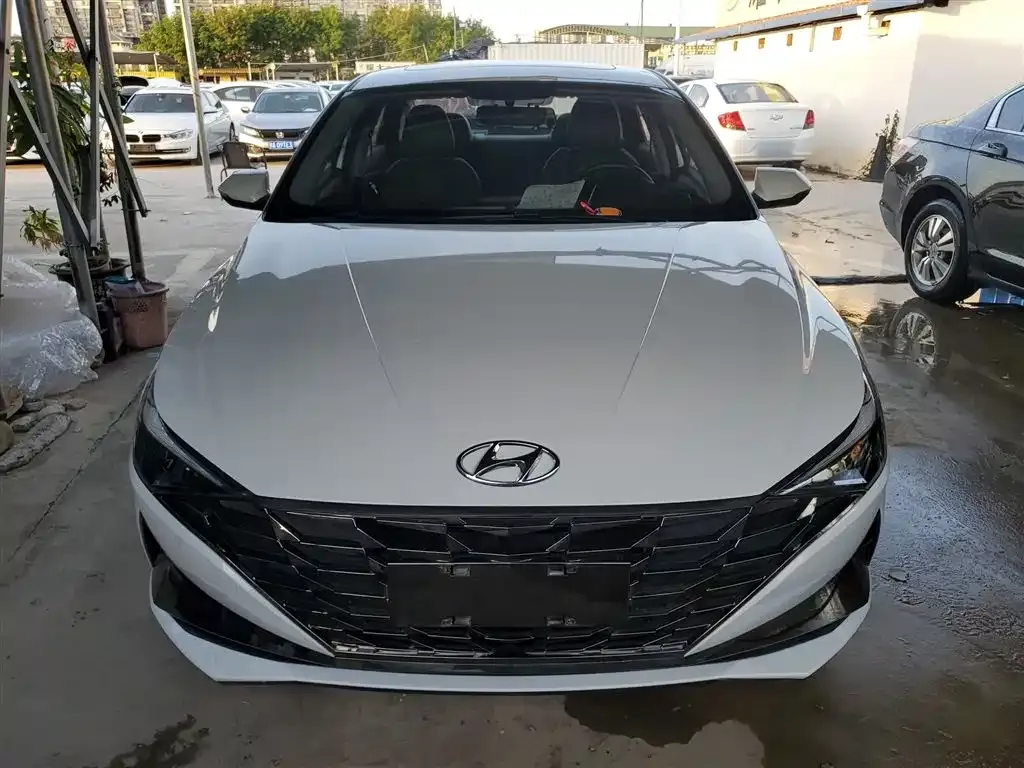 Hyundai Elantra — фото 3