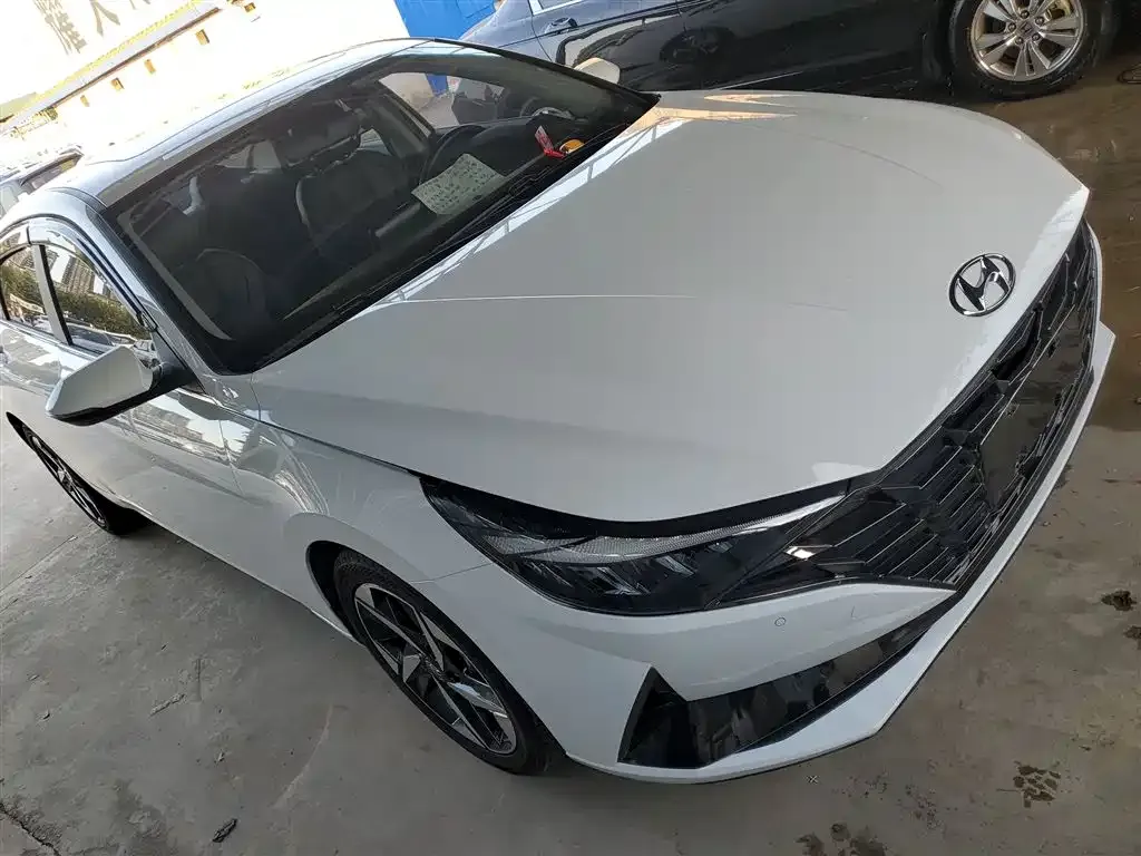 Hyundai Elantra — фото 4