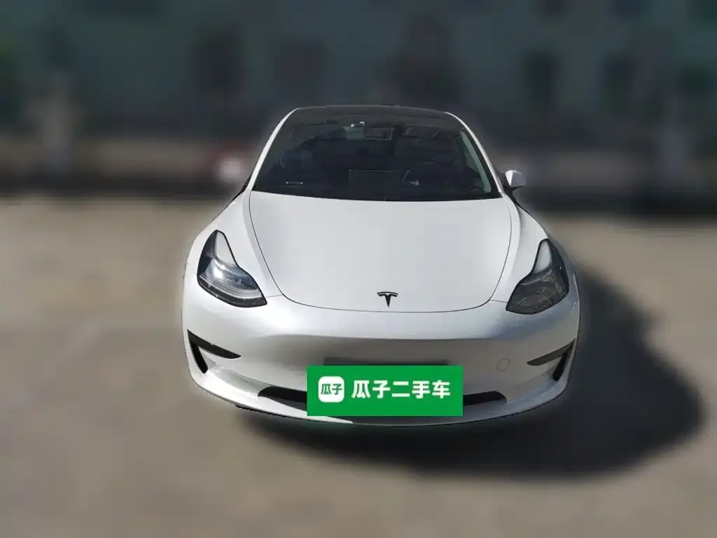 Tesla Model 3 — фото 3