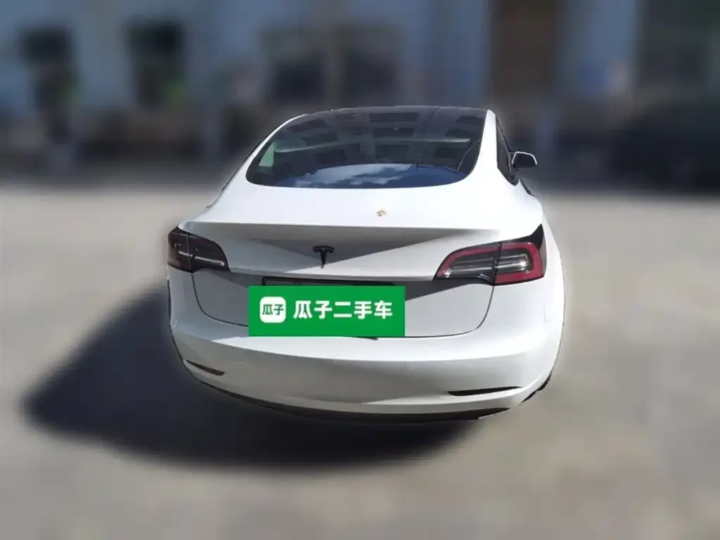 Tesla Model 3 — фото 6