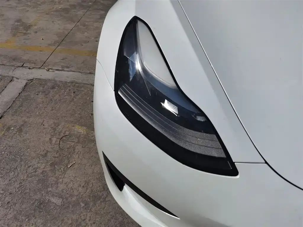 Tesla Model 3 — фото 8
