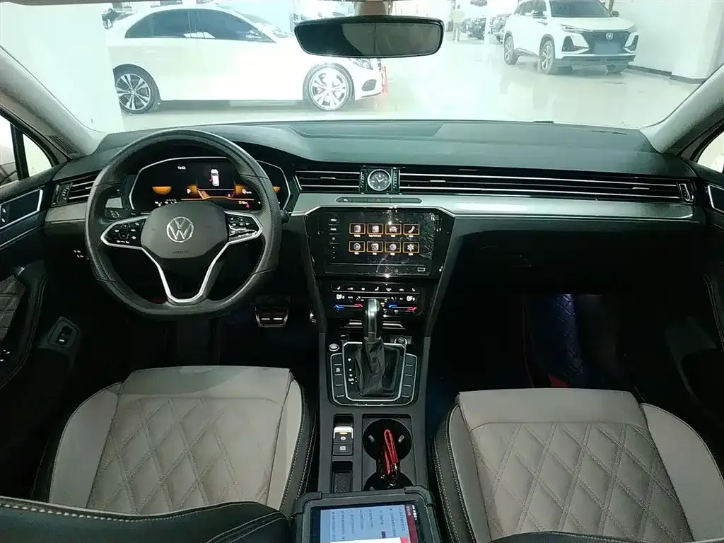 Volkswagen Magotan 2023 из CN, фото 10