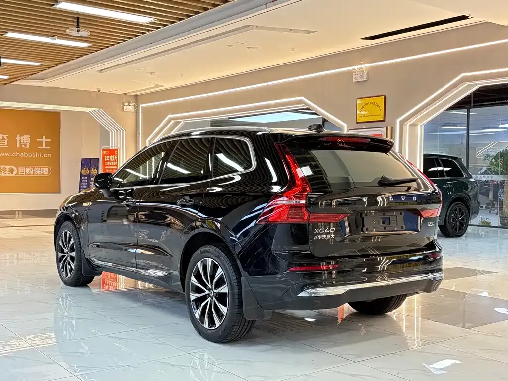 Volvo XC60 — фото 3