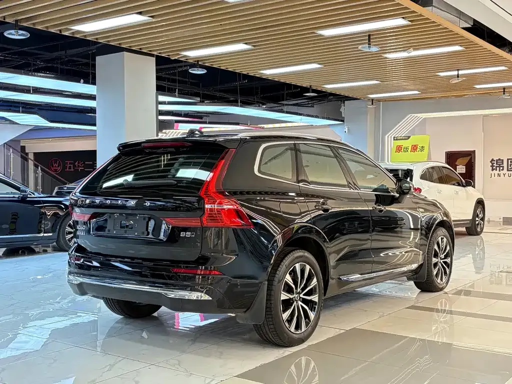 Volvo XC60 — фото 5