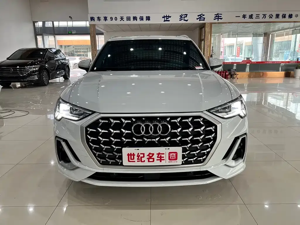 Audi Q3 2024 из CN, фото 2