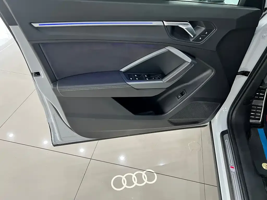 Audi Q3 2024 из CN, фото 8