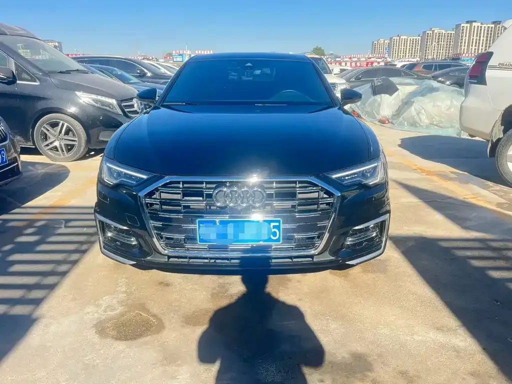 Audi A6L 2023 из CN, фото 2