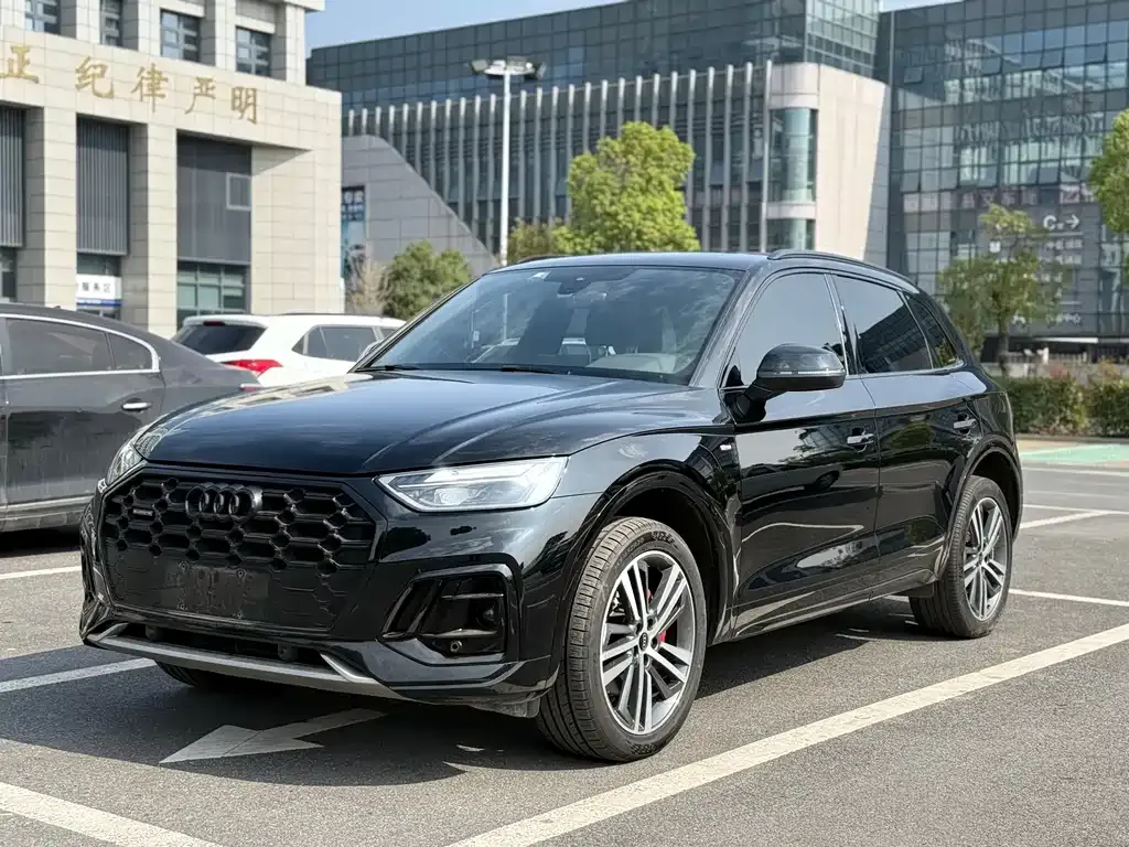 Audi Q5L 2023 из CN, фото 1