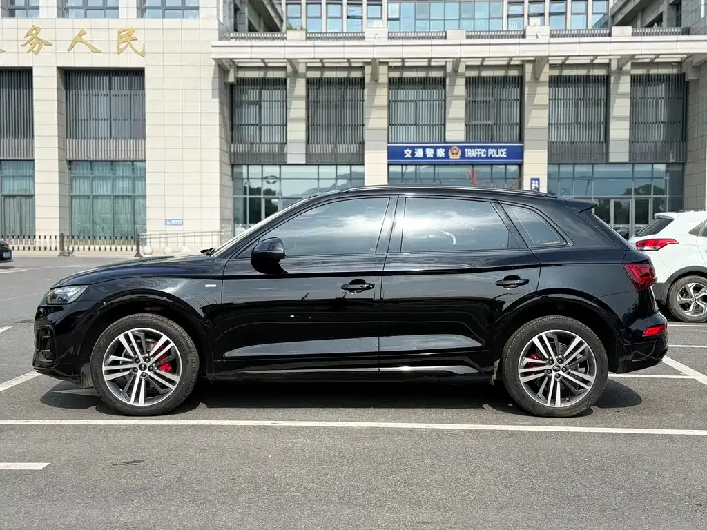 Audi Q5L 2023 из CN, фото 7