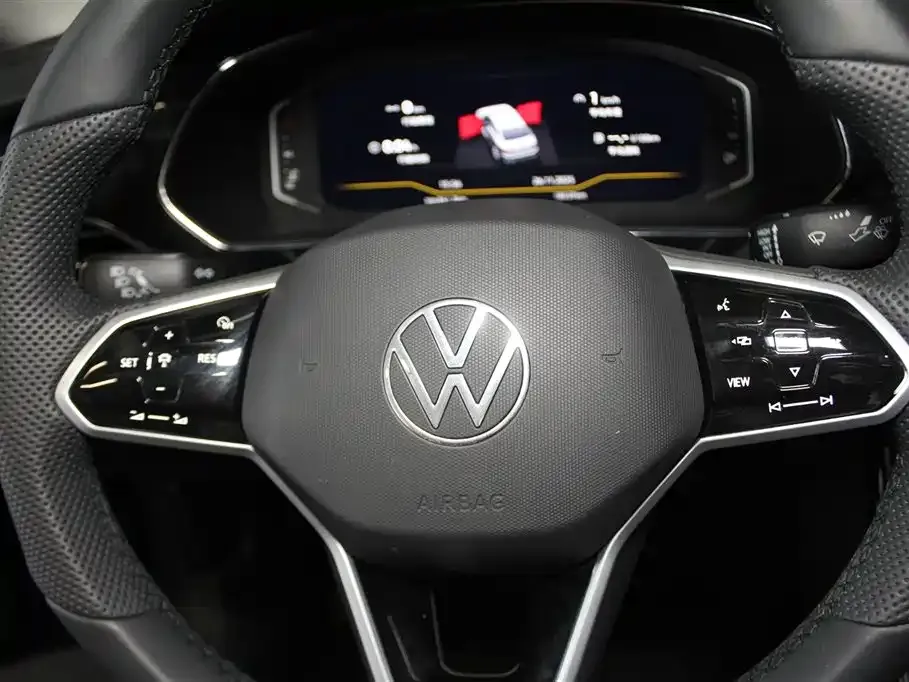 Volkswagen Passat — фото 10