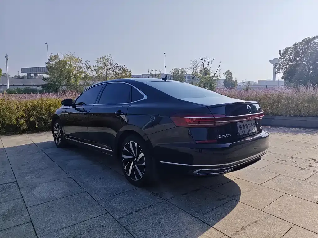 Volkswagen Passat 2023 из CN, фото 8