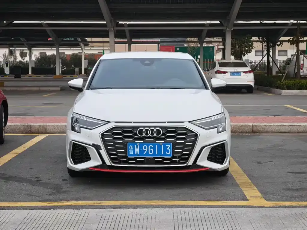 Audi A3 2023 из CN, фото 1