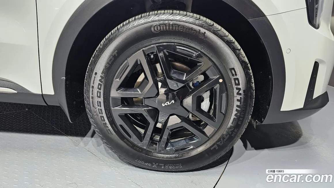 Kia Sorento — фото 5