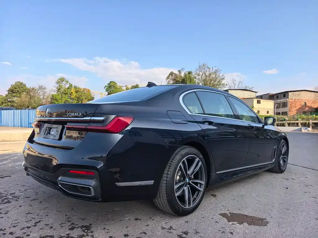 BMW 7 Series 2022 из CN, фото 7