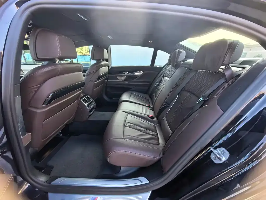 BMW 7 Series 2022 из CN, фото 9
