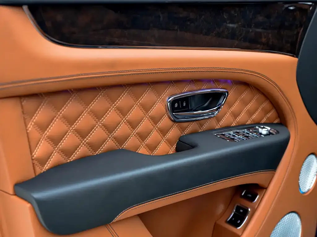 Bentley Bentayga 2021 из CN, фото 8